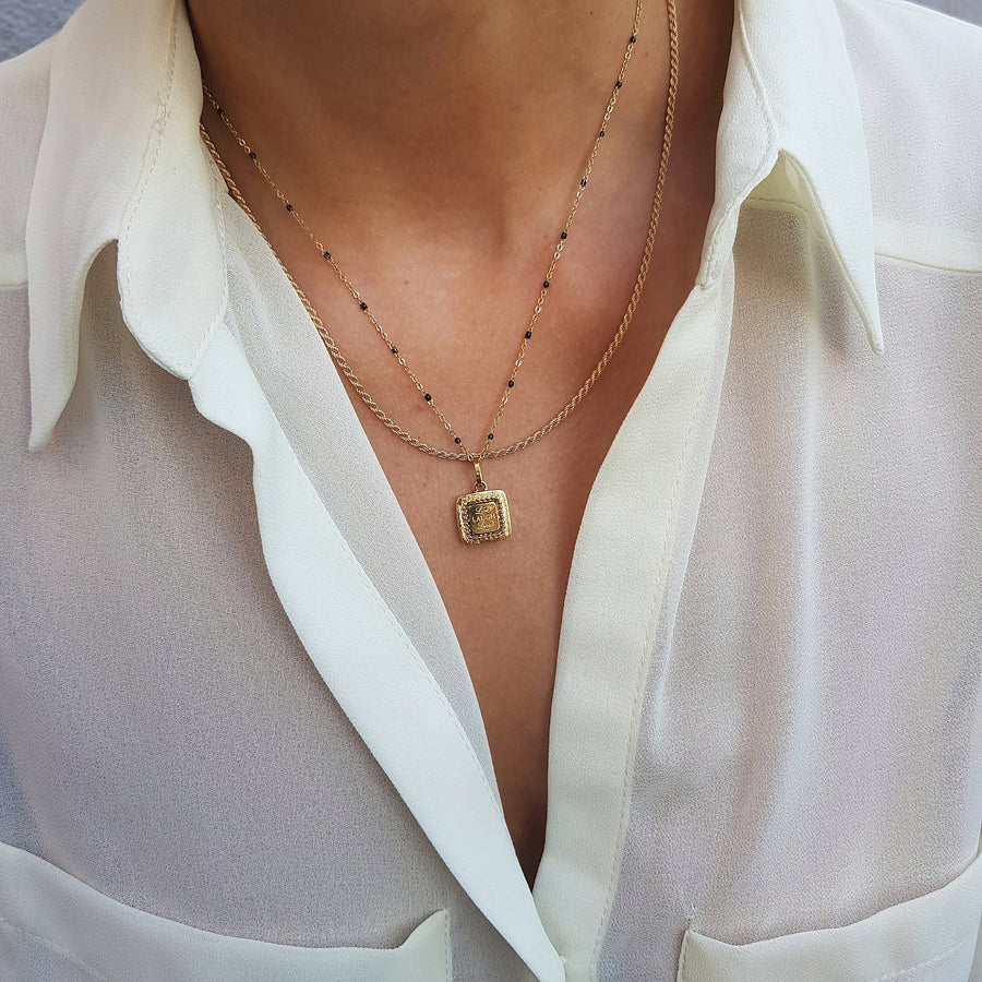 Live Necklace